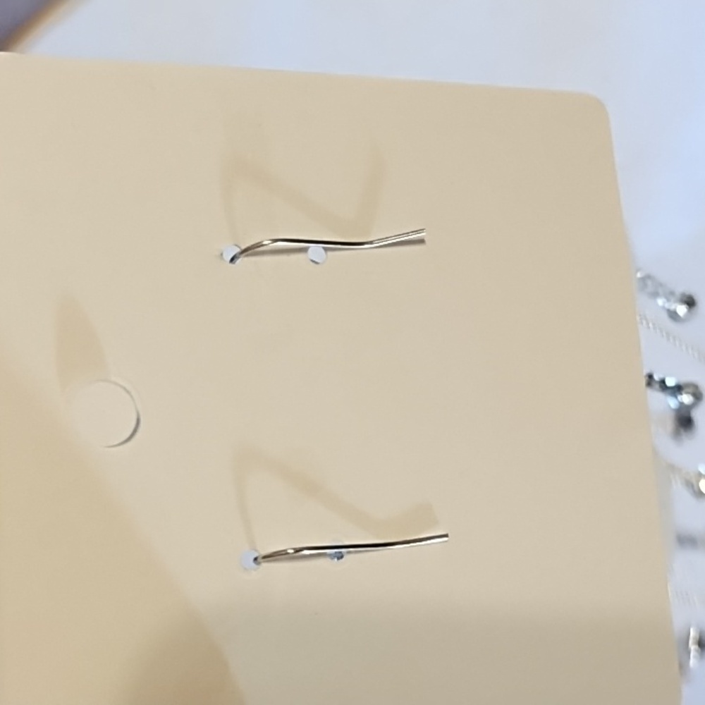 NEW Elegant Silver/White Cowgirl Hat Earrings - Picture 6 of 9